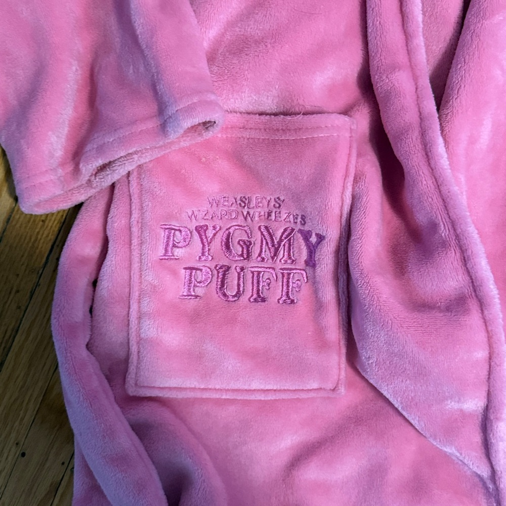 Pygmy Puff Harry Potter Cakeworthy Robe - Picture 3 of 4